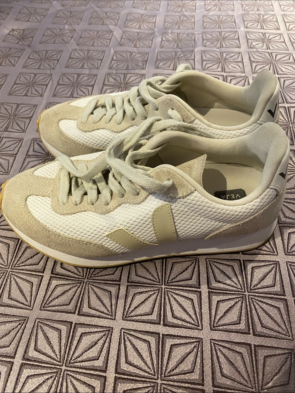 Veja Women’s Retro Runner Sneaker in White & Cream